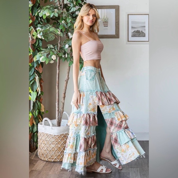 Oli & Hali Mint Plaid Floral Patchwork Ruffle
Denim Maxi Skirt size Medium - Picture 2 of 9